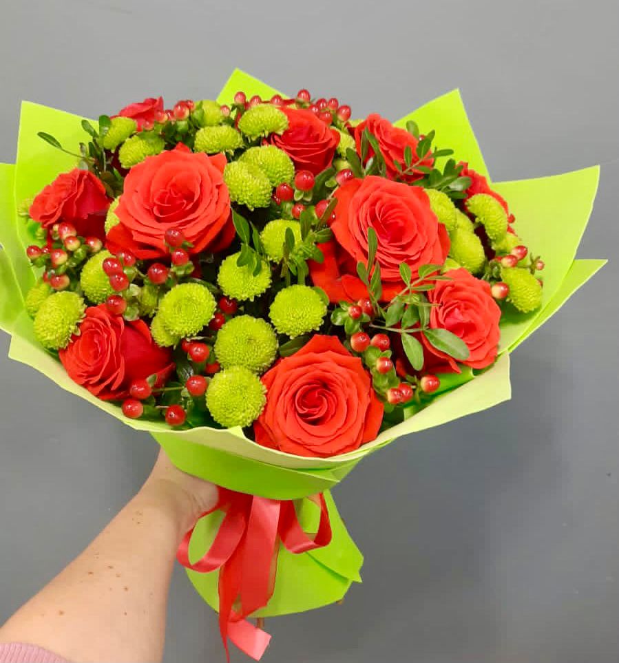 Букет цветов из: Хризантемы и Розы в Итатский