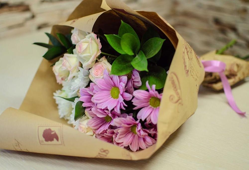 Букет цветов из: Розы и Хризантемы в Итатский