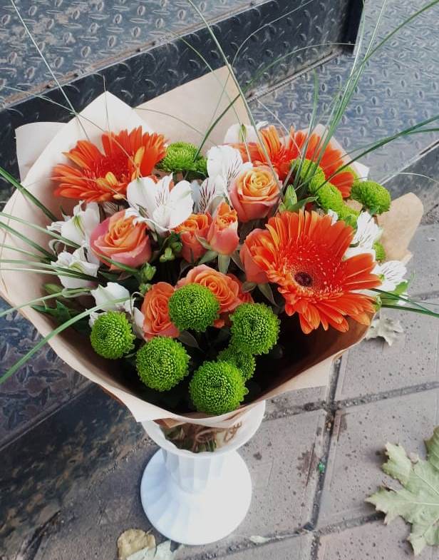 Букет цветов из: Герберы, Хризантемы, Альстромерии и Розы в Итатский