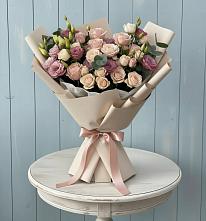 Букет цветов из:  Розы и Лизиантусы в Итатский