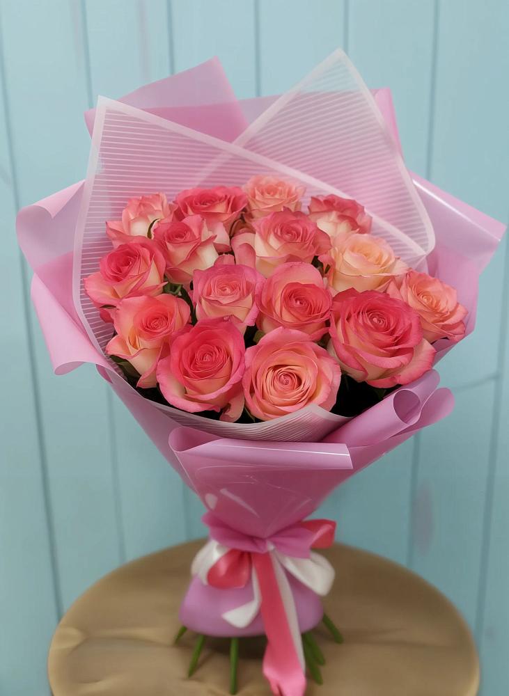Букет 15 Розовых роз Равель в Итатский