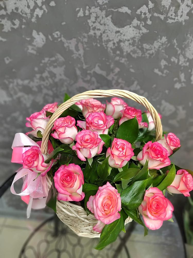 Цветочная композиция из Розы в корзине в Итатский