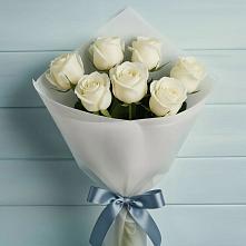 Букет 7 Белых роз Эдлесс Лав в Итатский