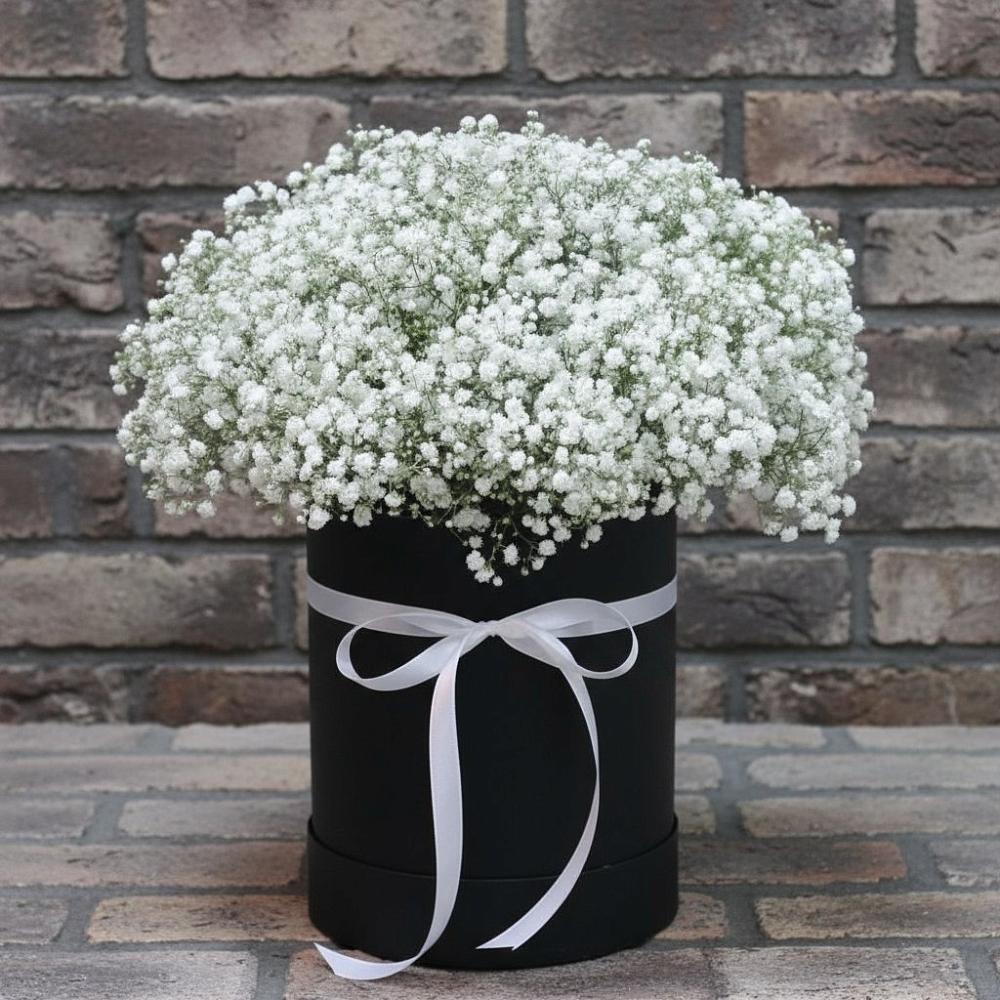 Цветочная композиция из Гипсофила в шляпной коробке в Итатский