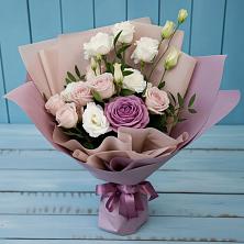 Букет цветов из:  Розы и Лизиантусы в Итатский