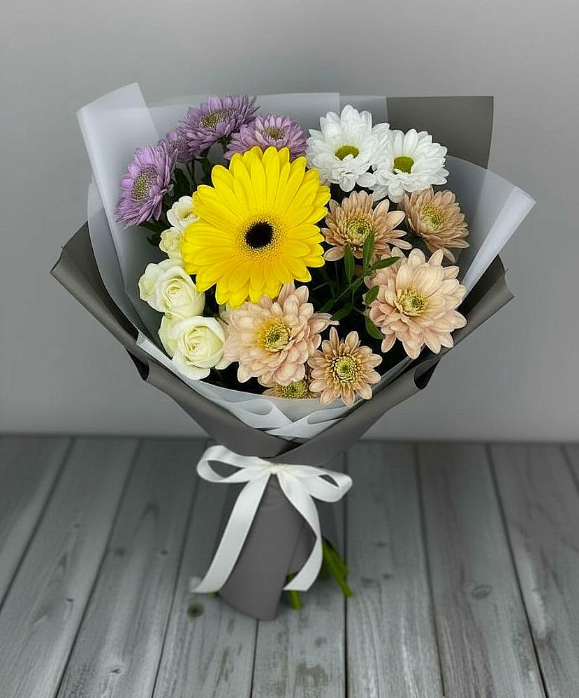 Букет цветов из: Розы, Герберы и Хризантемы в Итатский
