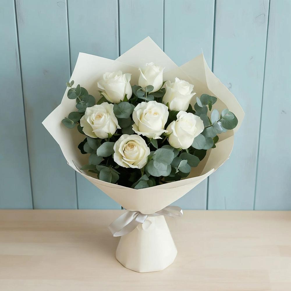 Букет Белые розы в Эвкалипте в Итатский