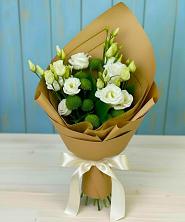 Букет цветов из:  Хризантемы и Лизиантусы в Итатский