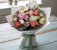 Букет цветов из:  Розы, Лизиантусы и Гвоздики в Итатский