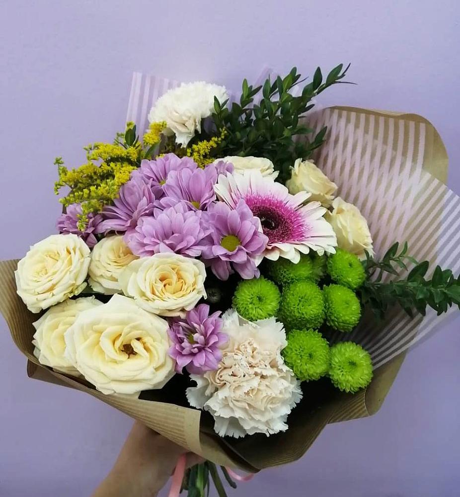 Букет цветов из: Хризантемы, Розы, Гвоздики и Герберы в Итатский