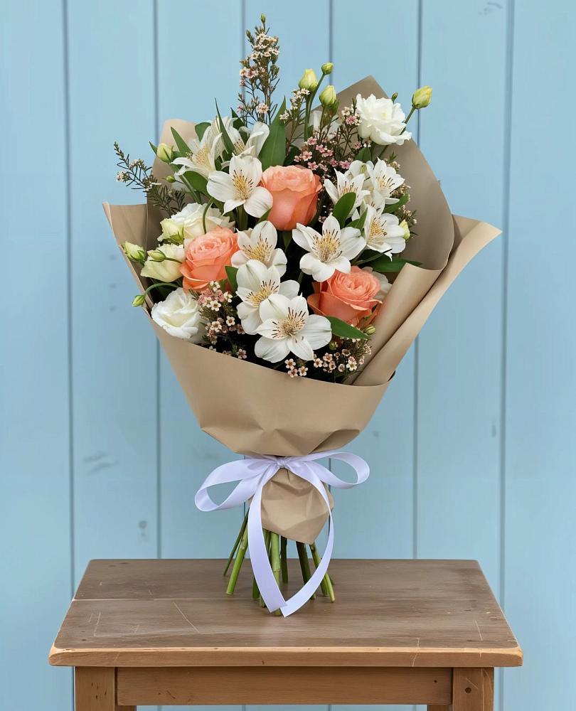 Букет цветов из: Альстромерии, Лизиантусы, Розы и Хризантемы в Итатский