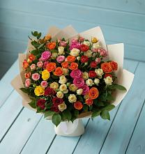 Букет Микс из разноцветных кустовых роз в Итатский