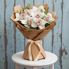 Букет цветов из:  Орхидеи и Розы в Итатский