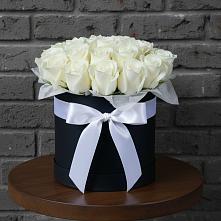 Цветочная композиция из Розы в шляпной коробке в Итатский